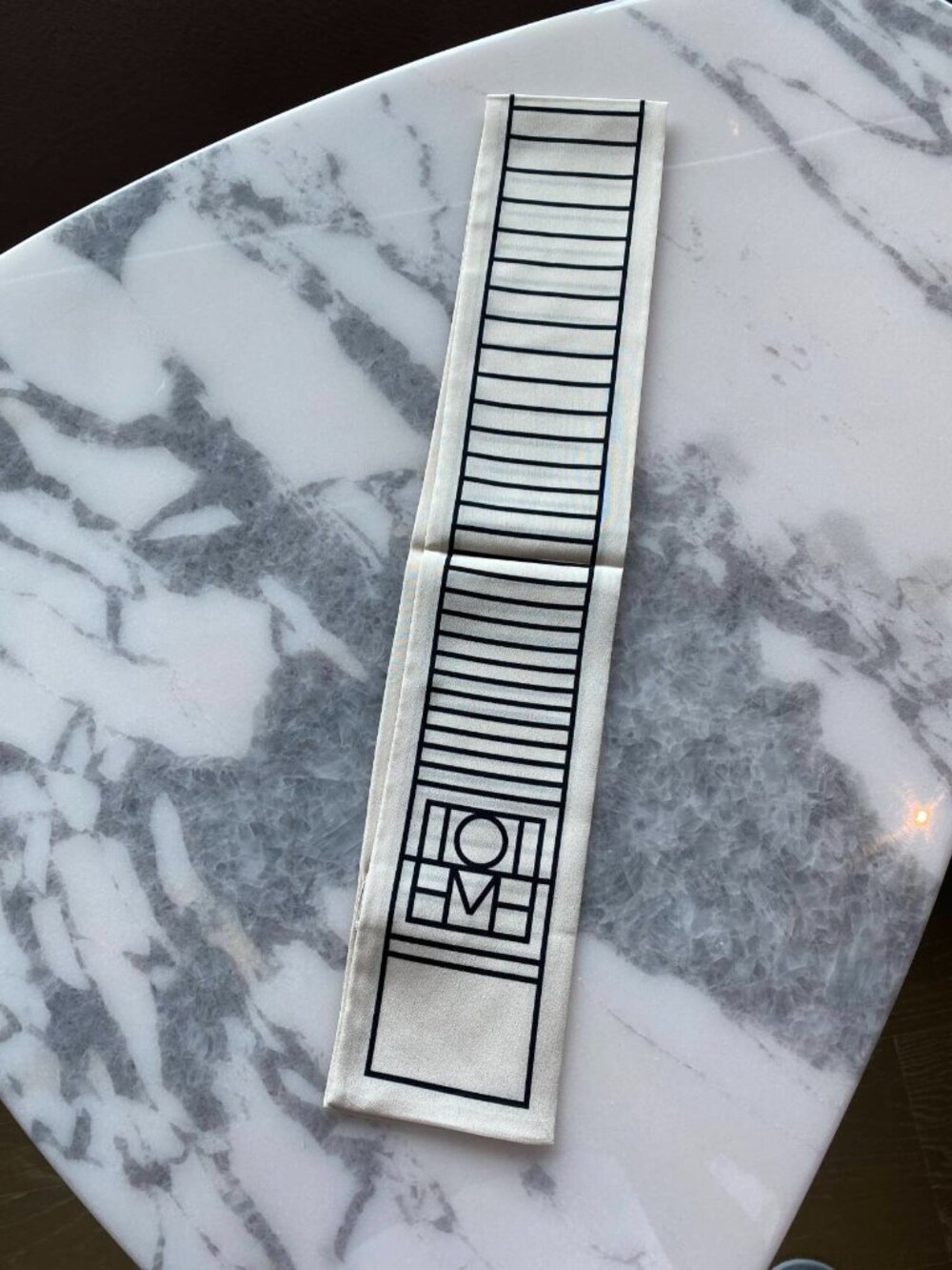 TOTEME Cream Black Graphic Skinny Scarf